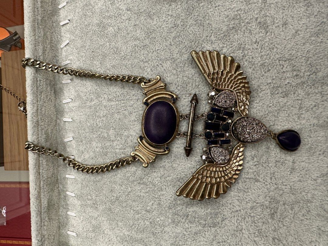 Statement Necklaces (Category: Necklaces) located in Shah Alam. Submitted by fionacst (Listing ID 1312439829, Image 2). Description: Mostly from Lovisa.