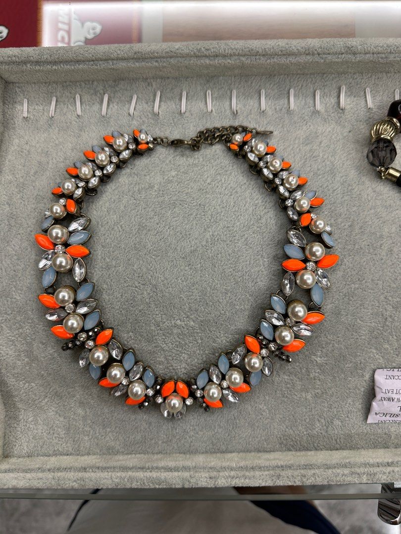 Statement Necklaces (Category: Necklaces) located in Shah Alam. Submitted by fionacst (Listing ID 1312439950, Image 2). Description: Mostly from Lovisa.
