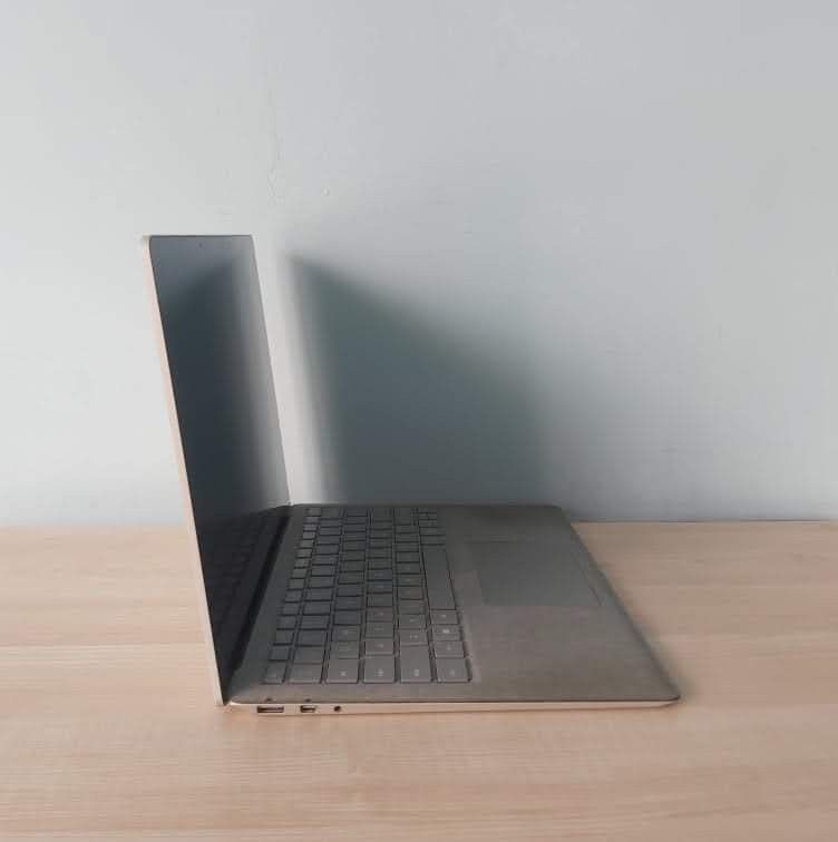 Touchscreen Surface Laptop i57300U 8GB RAM 256GB SSD 3K, Computers