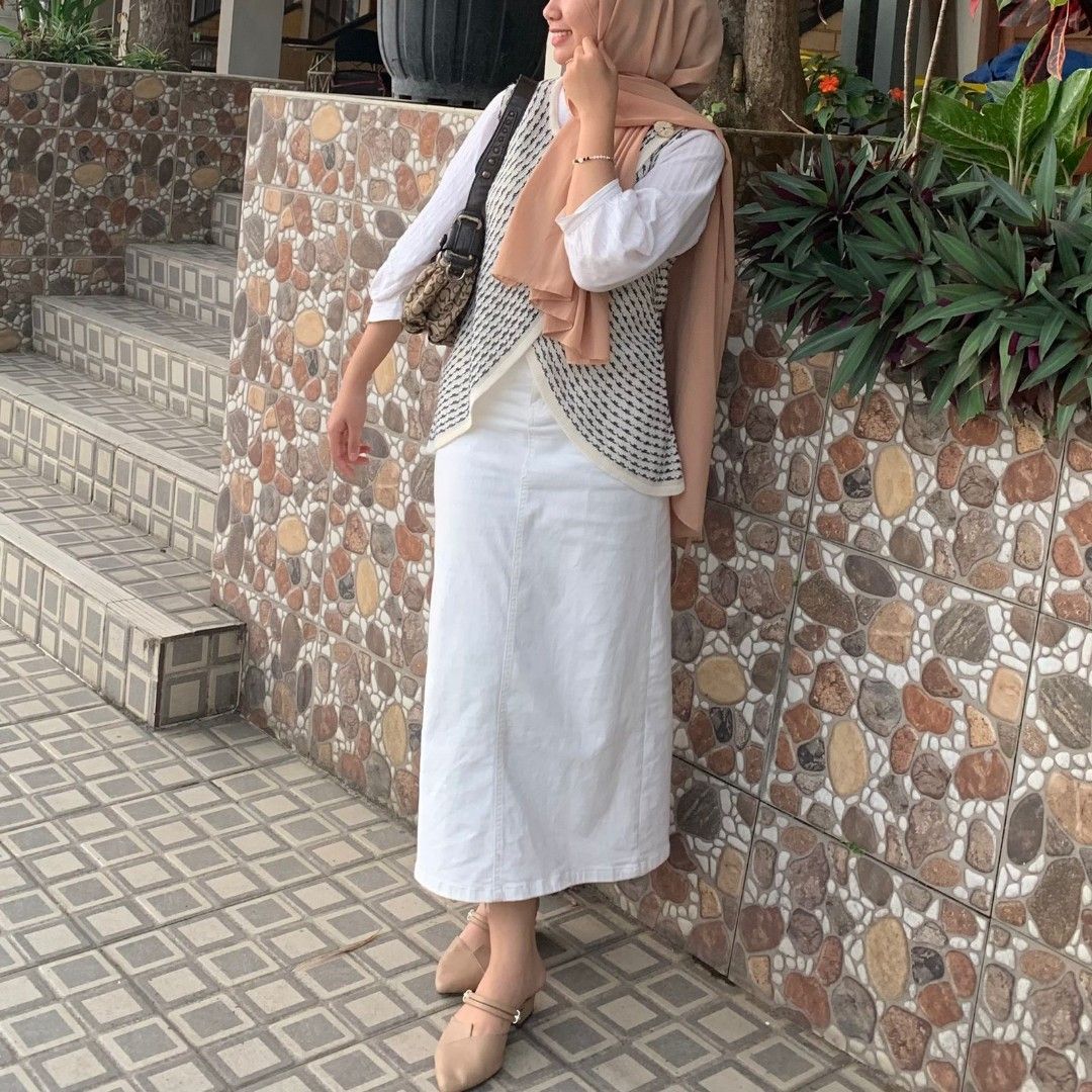 Vest knit vest rajut, Fesyen Wanita, Pakaian Wanita, Baju Luaran