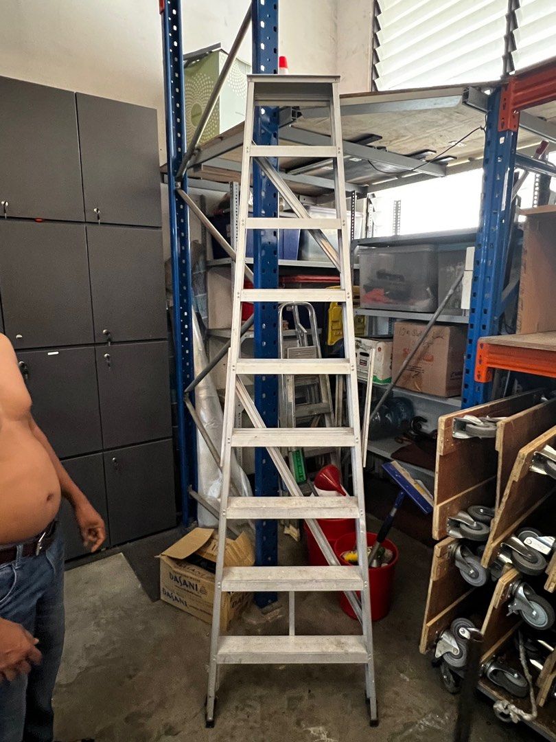 Assorted ladders64885405624577111
