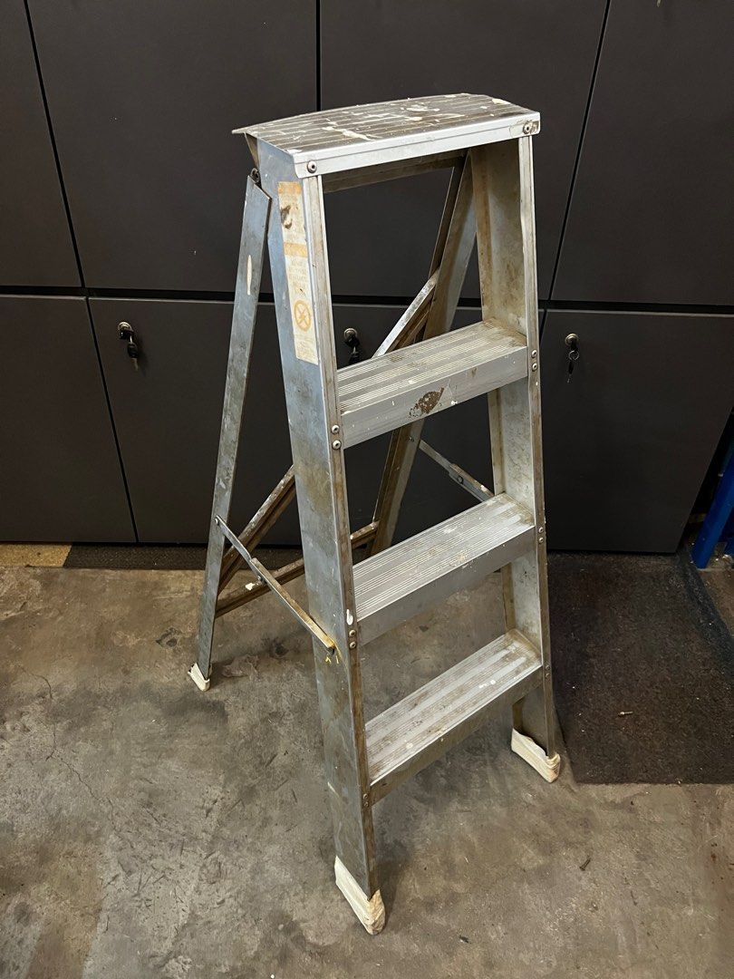 Assorted ladders64885405624577112