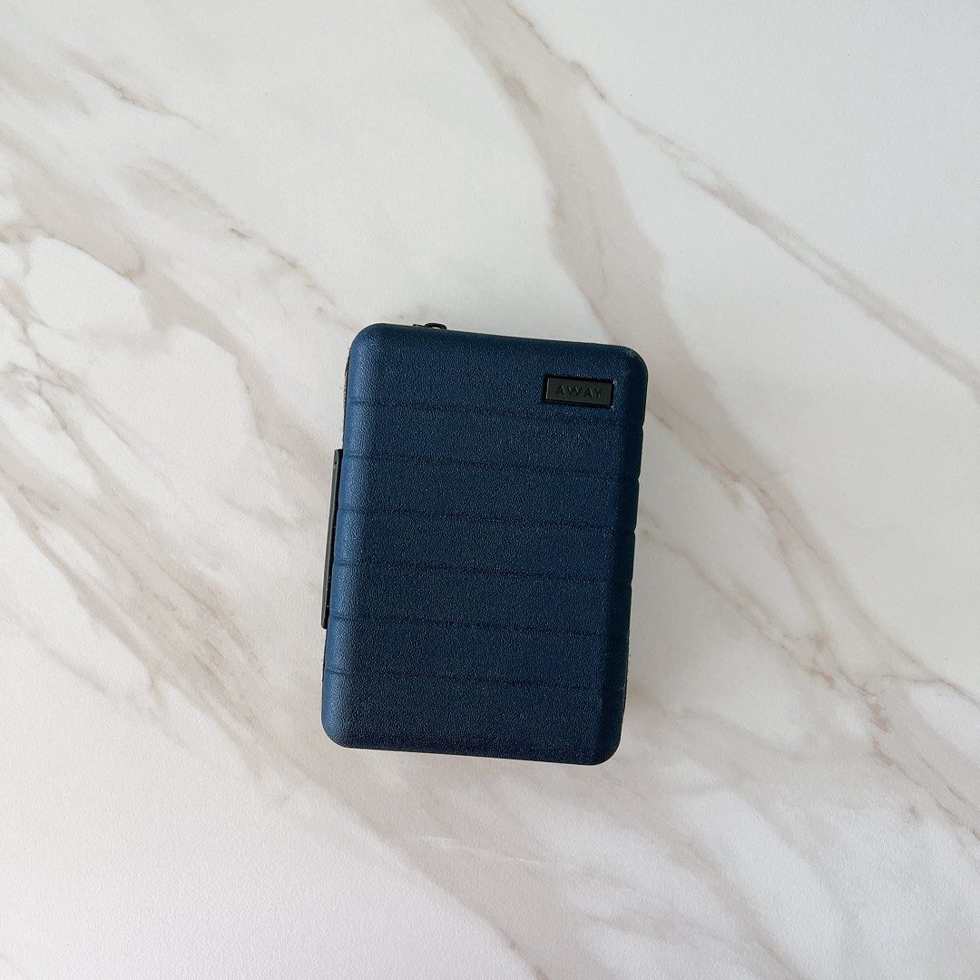 AWAY Travel Case 旅行箱盒仔, 興趣及遊戲, 旅行, 旅遊- 旅行必需品及