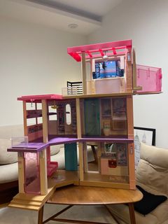 (Category: ) located in . Submitted by helpmedeclutterpls8888 (Listing ID 1312575434, Image 1). Description: .