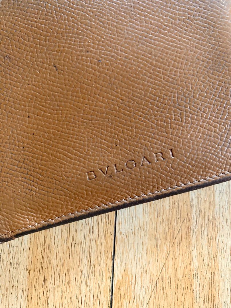 Bvlgari men’s wallet (Category: Luxury Bags & Wallets) located in Baguio. Submitted by vintagefox (Listing ID 1312559699, Image 1). Description: Bvlgari men’s wallet Soft genuine saffiano leather really nice texture has signs of use as shown in pics preloved ☮️ Disclaimer: NO COPYRIGHT INFRINGEMENT INTENDED. Product trademark reserved to the rightful original brand-owner. price+SF.