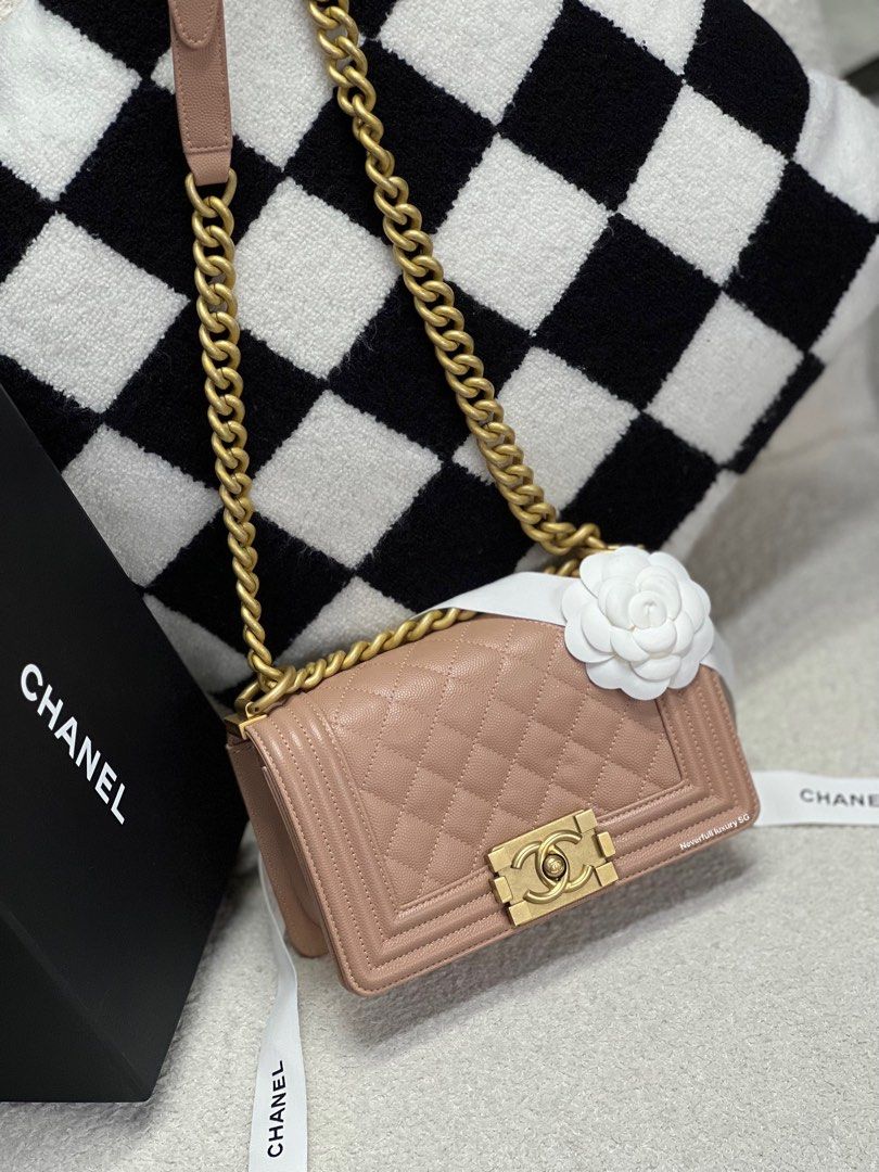 Chanel boy nude deals