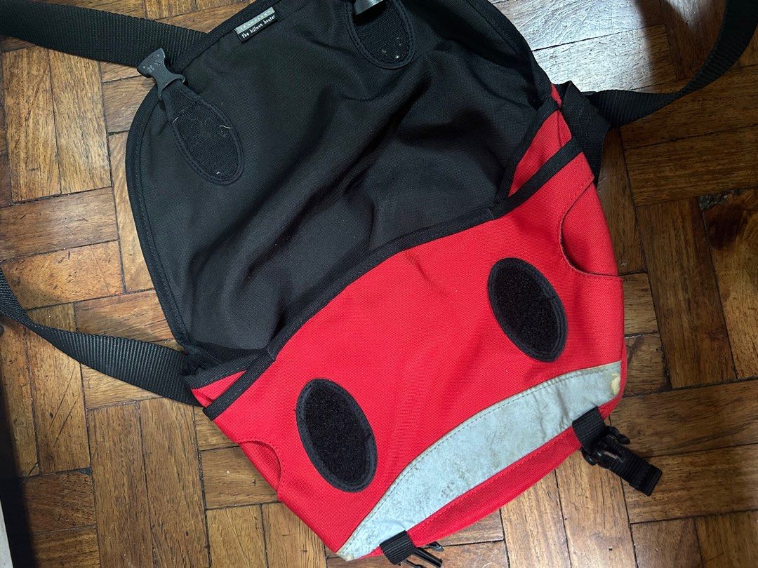 Crumpler messenger bag red sling bag (Category: Sling Bags) located in Quezon City. Submitted by projectbernice (Listing ID 1312471543, Image 3). Description: Item located in Culiat, Q.C. Will accept payment through gcash and metrobank. Delivery through j&t and lalamove at expense of buyer. Approximately 30 cm x 20 cm x 10 cm (Width x Height x Depth).