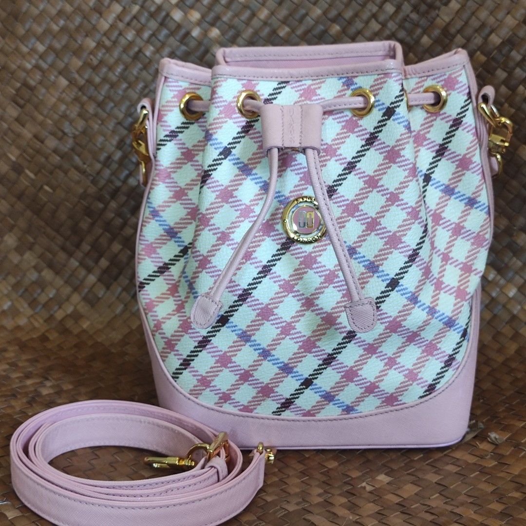 Daks bucket bag price deals