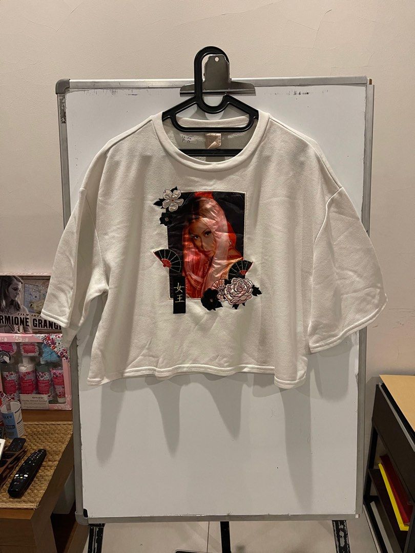 H M Crop T Shirt Kaos Nicki Minaj Fesyen Wanita Pakaian Wanita Atasan di Carousell