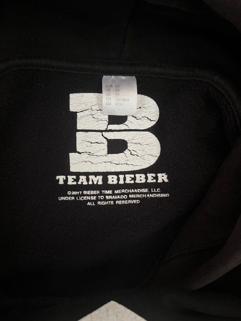 Justine Bieber Stadium Tour Merch (Category: Coats, Jackets and Outerwear) located in Manila. Submitted by eondumas (Listing ID 1312537912, Image 3). Description: .