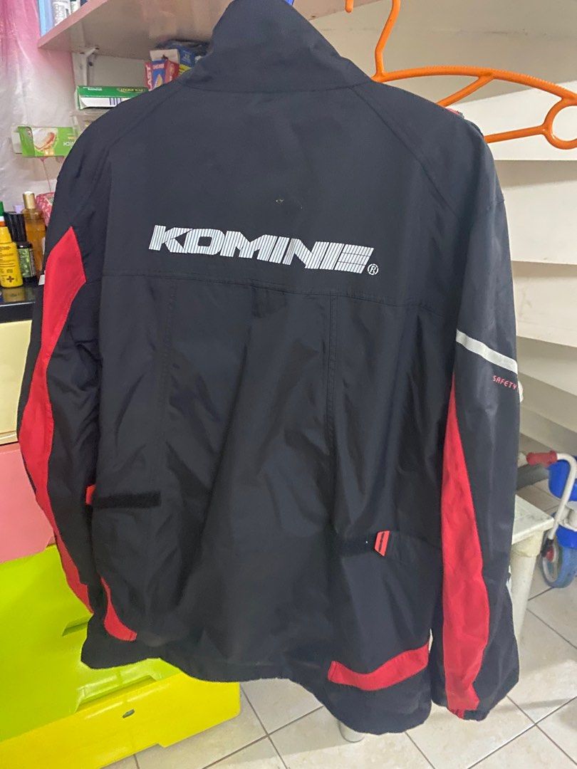Kominee jacket (Category: Coats, Jackets and Outerwear) located in Pasay City. Submitted by edecer (Listing ID 1312477449, Image 1). Description: .