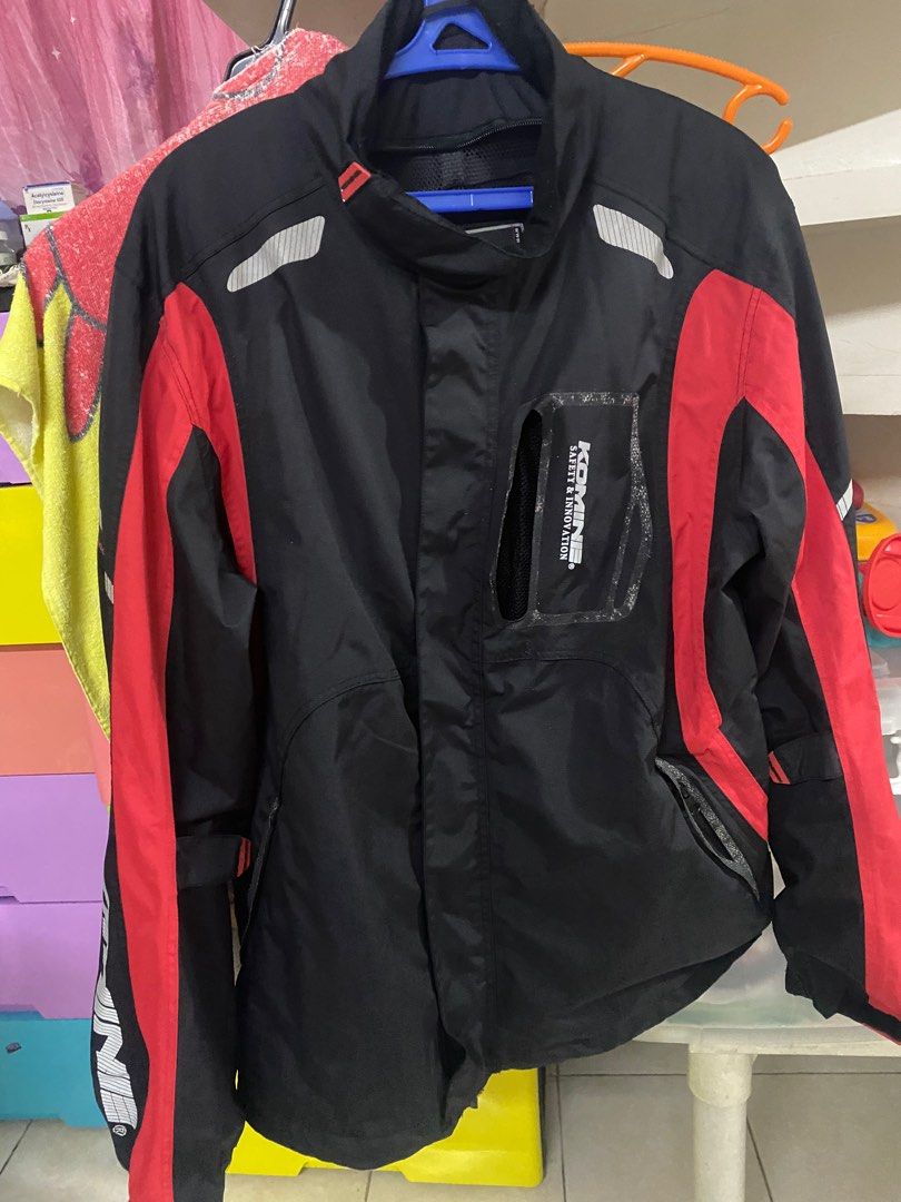 Kominee jacket (Category: Coats, Jackets and Outerwear) located in Pasay City. Submitted by edecer (Listing ID 1312477449, Image 2). Description: .