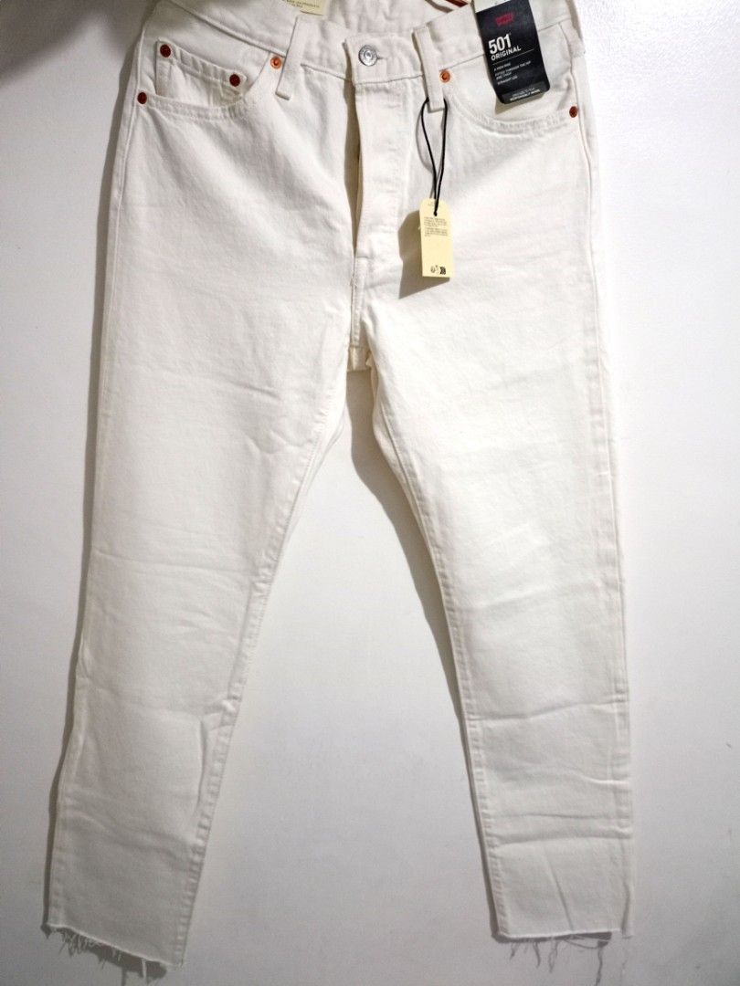 LEVI S 501 28x32 Women s Fashion Bottoms Jeans on Carousell