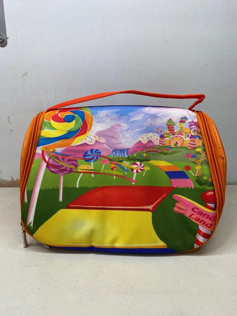 Lunchbox (Category: Other Babies Going Out Needs) located in Manila. Submitted by randomstuff.mnl (Listing ID 1312550779, Image 3). Description: Length: 9 inches Width: 6 inches Height: 7 inches.
