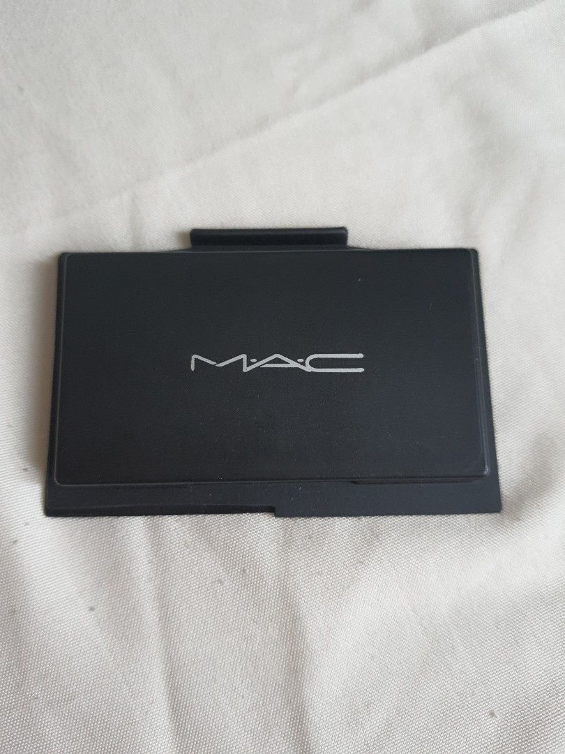 MAC Studio Fix Powder Plus Foundation (Category: Makeup) located in Manila. Submitted by djianne (Listing ID 1312546635, Image 1). Description: ♡ NC40 Mac - Studio Fix Powder Plus Foundation Sample Size Only.
