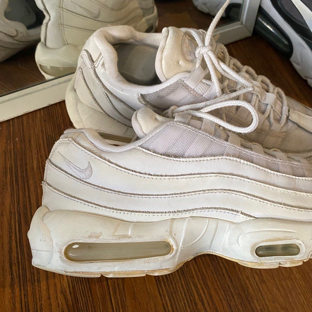 Sepatu Nike All White Nike Air Max 95 Nike Air Max 95 Triple White