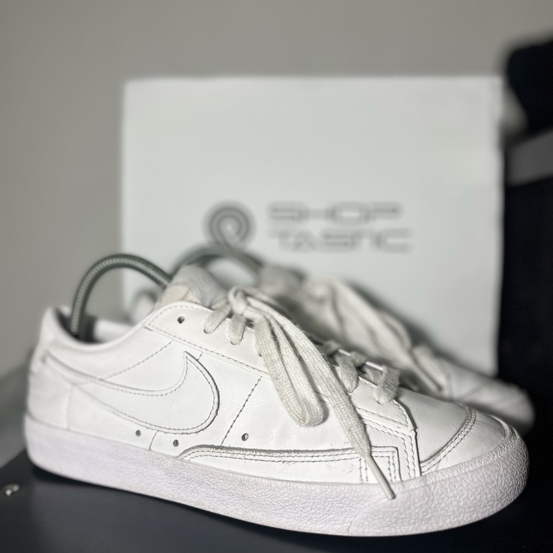 blazer low triple white