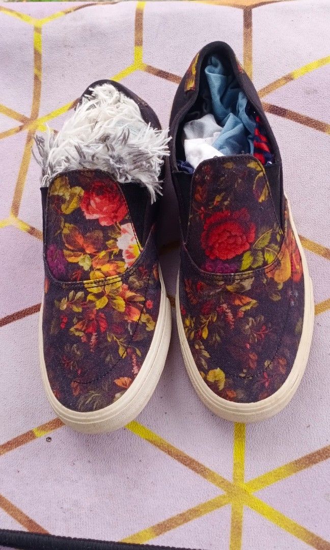 Nike slip on floral Men s Fashion Footwear Sneakers on Carousell