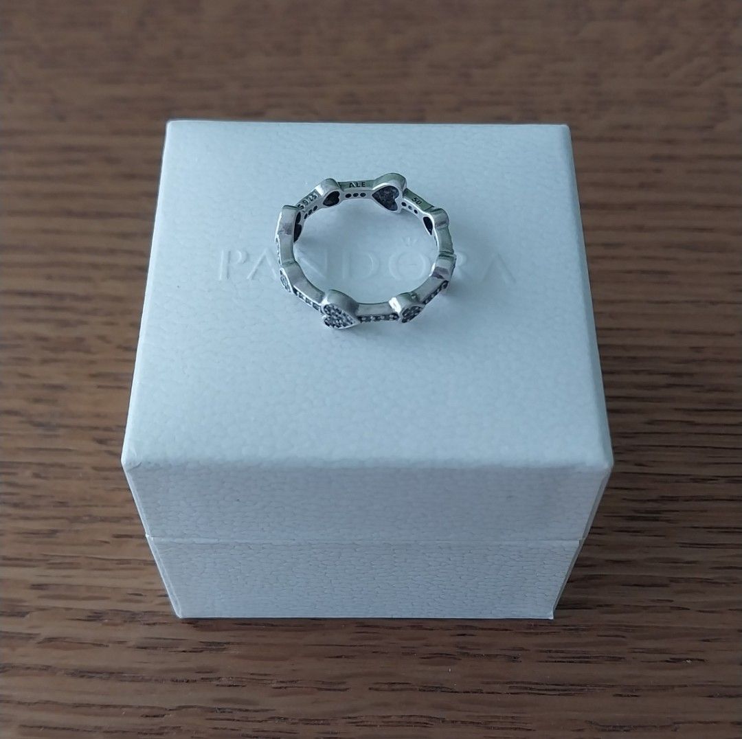 Alluring hearts ring pandora on sale