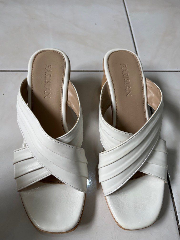 Parisian white sandals discount