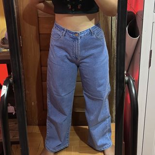 (Category: ) located in . Submitted by errday.trends (Listing ID 1312615083, Image 1). Description: .