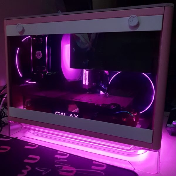Pink PC for sale! (No monitor just the PC), Computers & Tech, Desktops ...