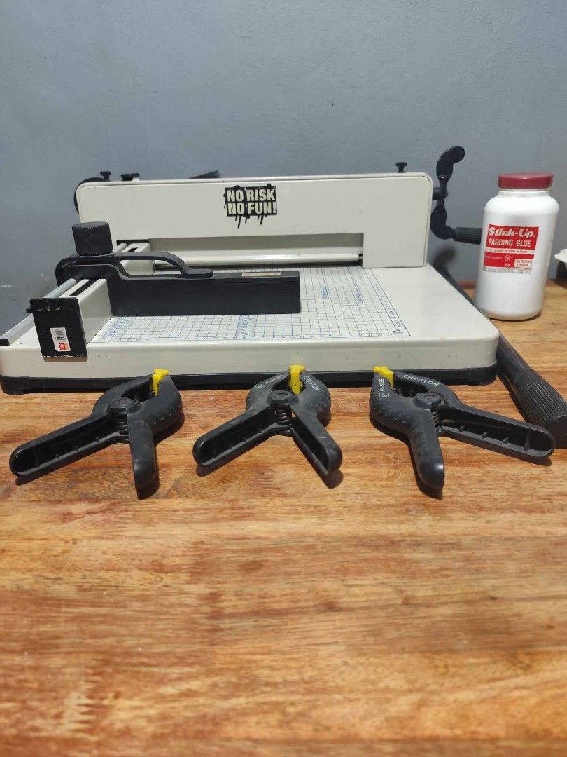 Ream Cutter A4 (Category: Craft Supplies & Tools) located in Manila. Submitted by cfchip (Listing ID 1312596039, Image 1). Description: Pressing tightly, easily cutting and changing blade • Cutting rate is very high • Sharp knife edge • Durable • Accurate cutting • Regular Cutting Surface • Ream Paper Cutter A4 size with measuring scale.