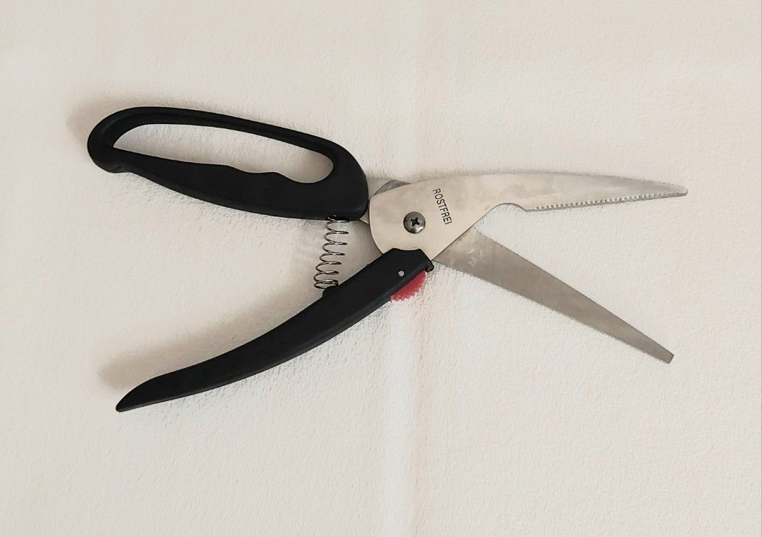 ROSTFREI Kitchen Scissors (Category: Knives & Chopping Boards) located in Rodriguez. Submitted by grace4marl (Listing ID 1312508664, Image 1). Description: • Germany • Locking poultry shears • Pre-owned • Stainless • Rustproof • Excellent Quality • Fixed price • Last photo for reference.