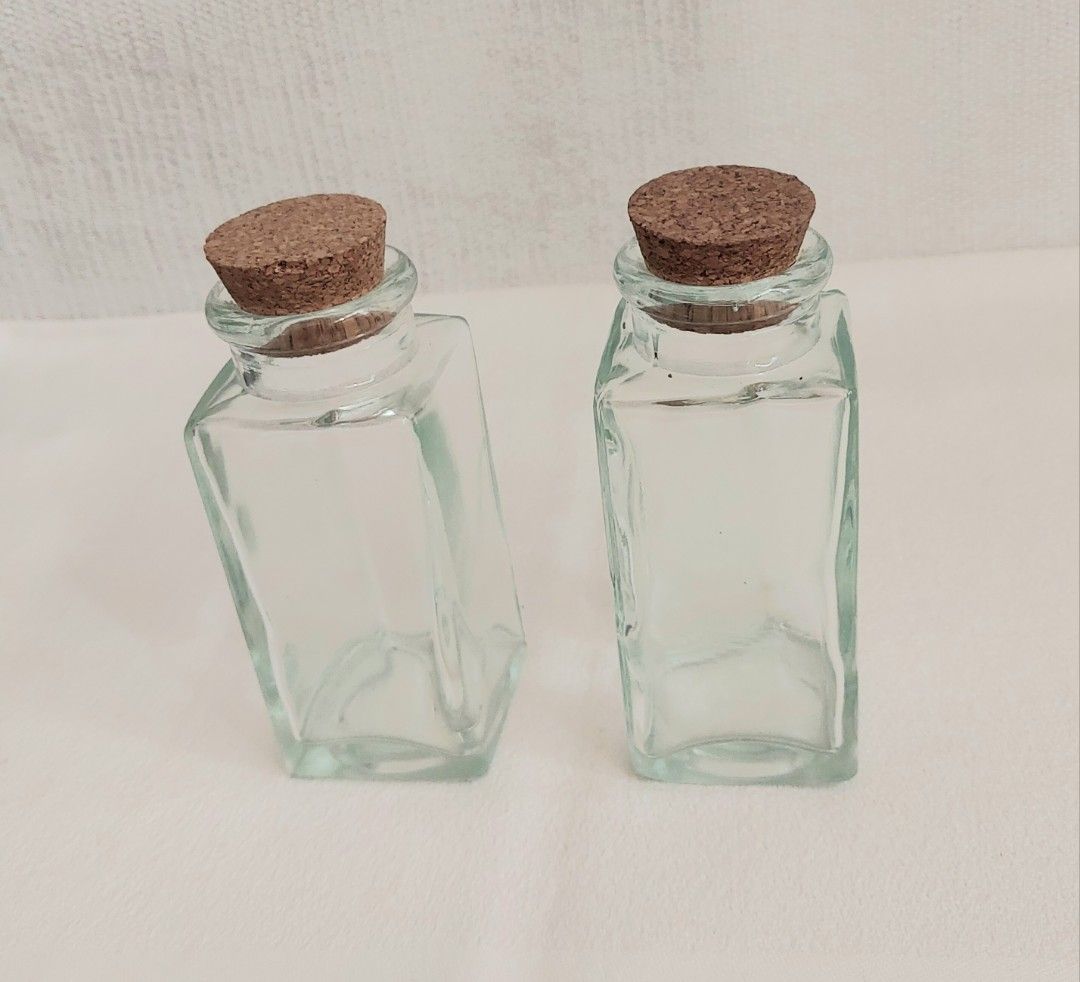 Salt & Pepper Keeper (Category: Food Organization & Storage) located in Rodriguez. Submitted by grace4marl (Listing ID 1312522893, Image 1). Description: • Thick Italian Glass •Cork cap • Ht - 4.5 inches.