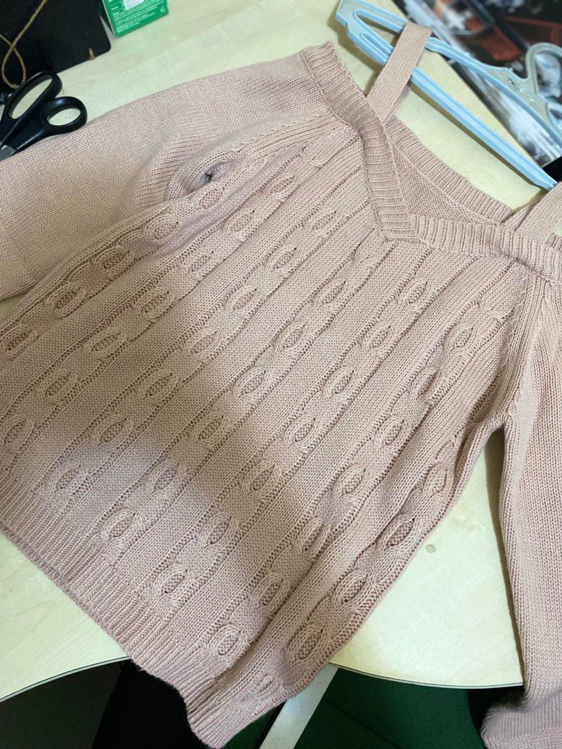 Shein pink knitted long sleeve (Category: Coats, Jackets and Outerwear) located in Quezon City. Submitted by peachyps (Listing ID 1312580882, Image 1). Description: - only used at Christmas - super cute and flattering - fit for xs-s frames.