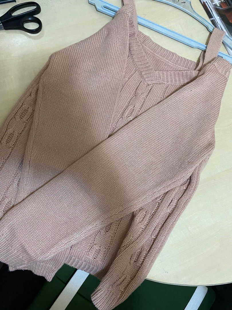 Shein pink knitted long sleeve (Category: Coats, Jackets and Outerwear) located in Quezon City. Submitted by peachyps (Listing ID 1312580882, Image 2). Description: - only used at Christmas - super cute and flattering - fit for xs-s frames.