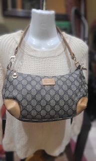 (Category: ) located in . Submitted by thriftntote (Listing ID 1312585071, Image 1). Description: .