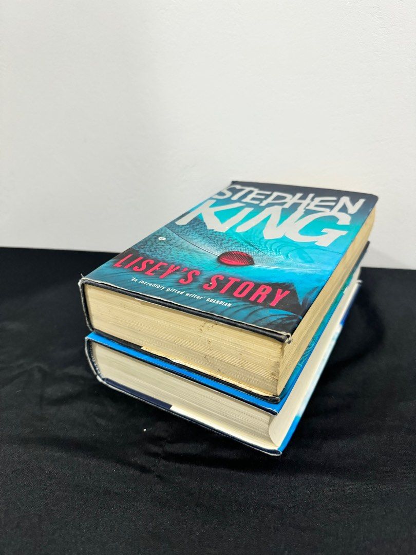 2 Stephen King Hardbound Books (Category: Storybooks) located in Caloocan City. Submitted by rdvmxch (Listing ID 1312631305, Image 2). Description: 300 each Lisey’s Story Heart in Atlantis Please see pic for condi.