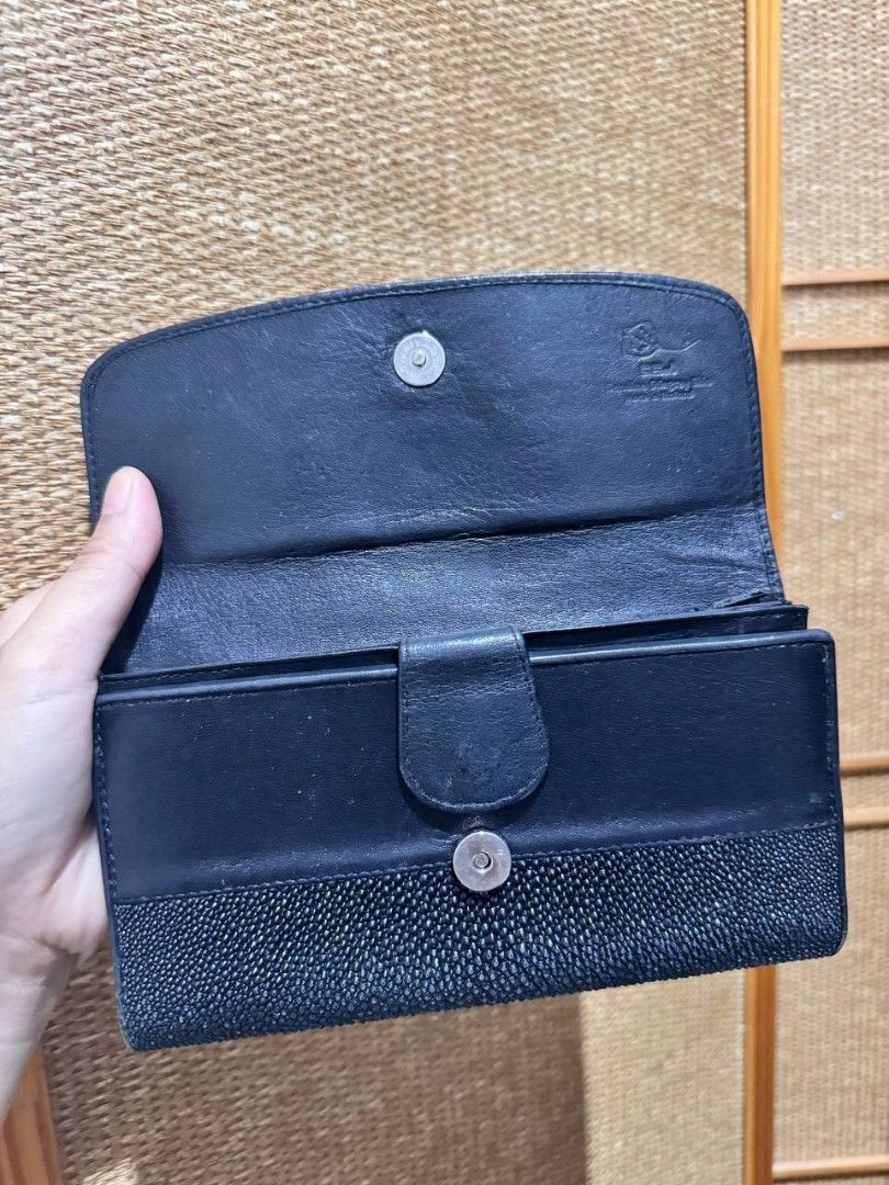 STINGRAY KISMET GENUINE LEATHER Women s Fashion Bags Wallets Wallets Card holders on Carousell