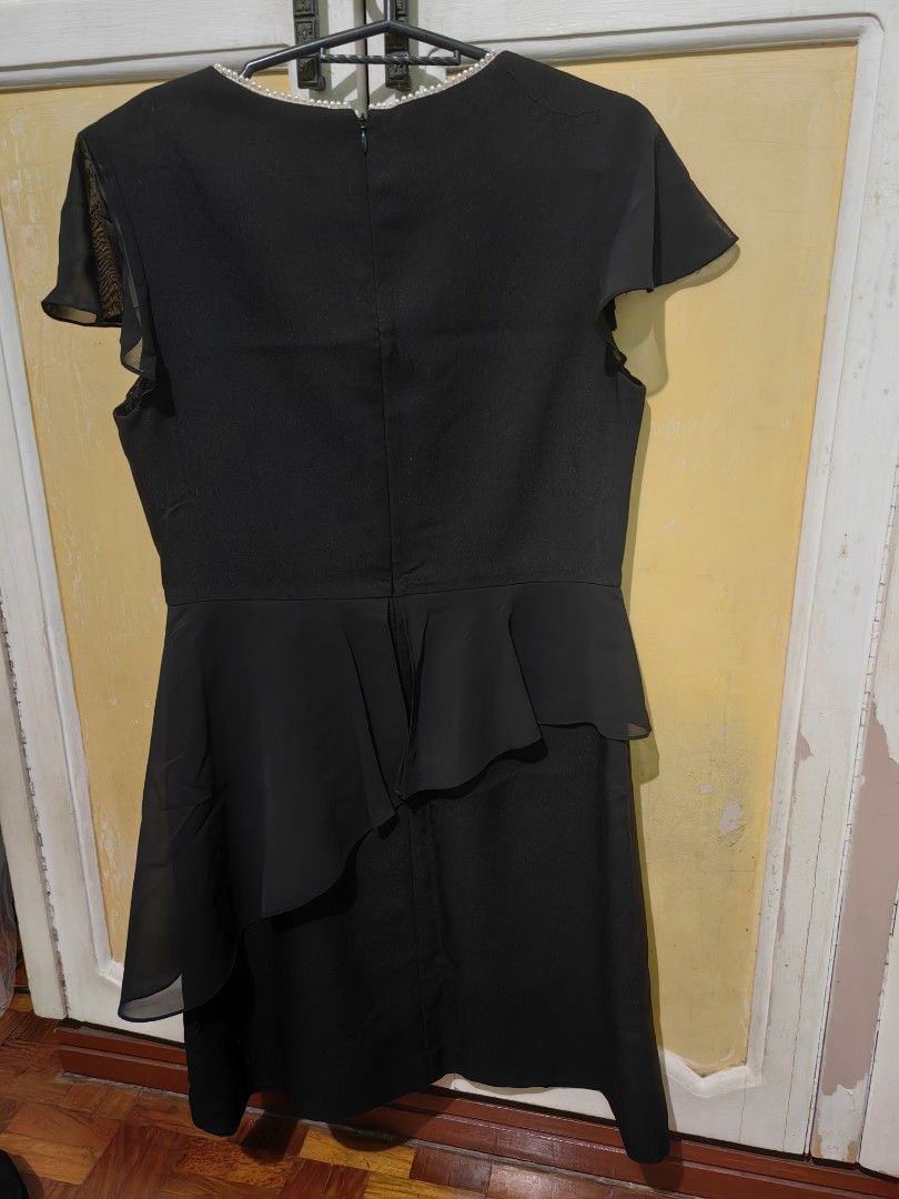 The little black dress (Category: Dresses) located in Pasay City. Submitted by meimeitoot (Listing ID 1312591798, Image 2). Description: Color: Black Size: 38 Price is negotiable Can cover puson 😍😜.