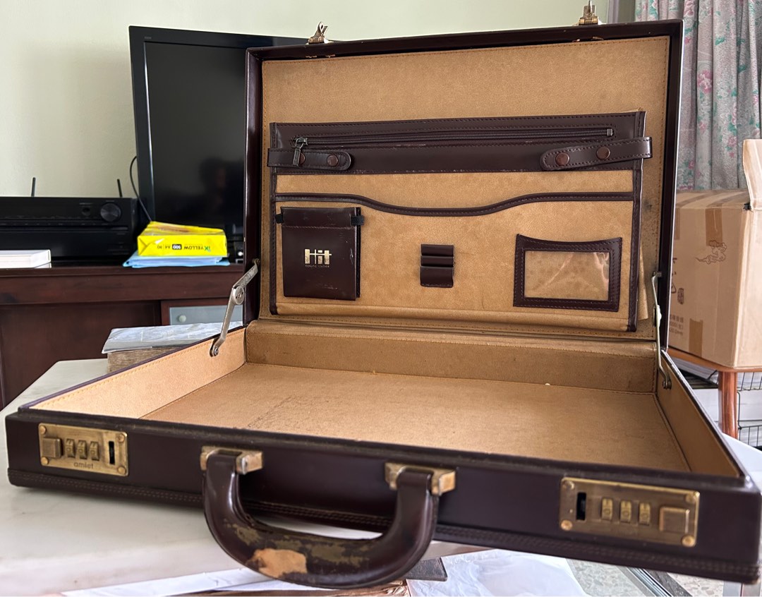Hit briefcase shop