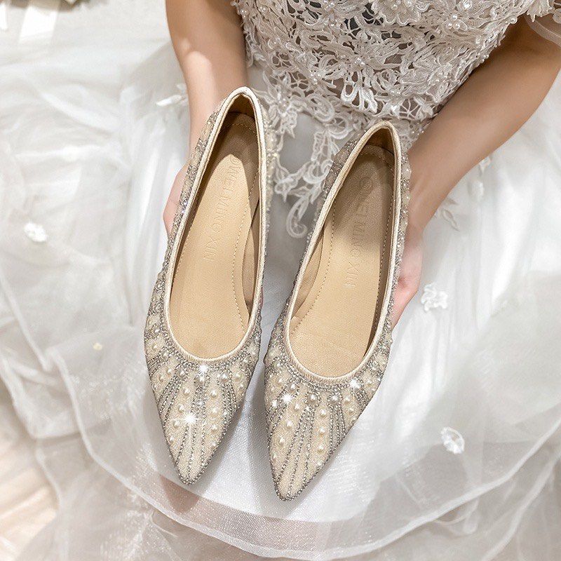FREE DELIVERY Wedding Pearl and Rhinestone Flats Women s Fashion Footwear Flats on Carousell