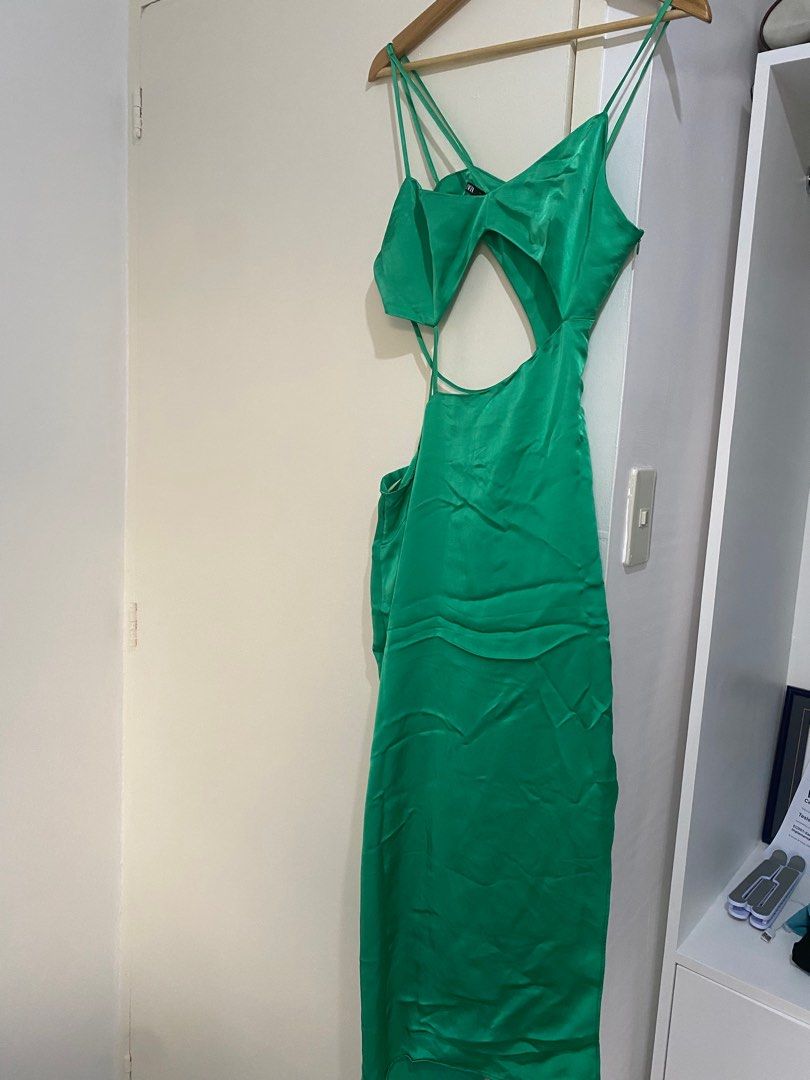 Zara Emerald Green Dress Sexy Size L, Women's Fashion, Dresses & Sets,  Dresses on Carousell