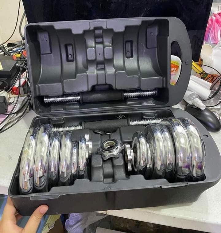 20 kilos york dumbell set (Category: Health Monitors & Weighing Scales) located in Manila. Submitted by minidivisoria (Listing ID 1312690206, Image 3). Description: RESELLER: 1950 php 💢20KILOS YORK DUMBELL SET ▶️York Fitness Hammer/Cast Iron Dumbbell Set 20 kg W/long Bar ▶️The York 20kg (44lbs) black cast iron dumbbell set is a perfect choice for those looking for multiple weight workout options. ▶️It allows for targeting chest bicep arm triceps