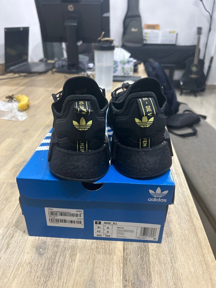 Nmd r1 versace outlet