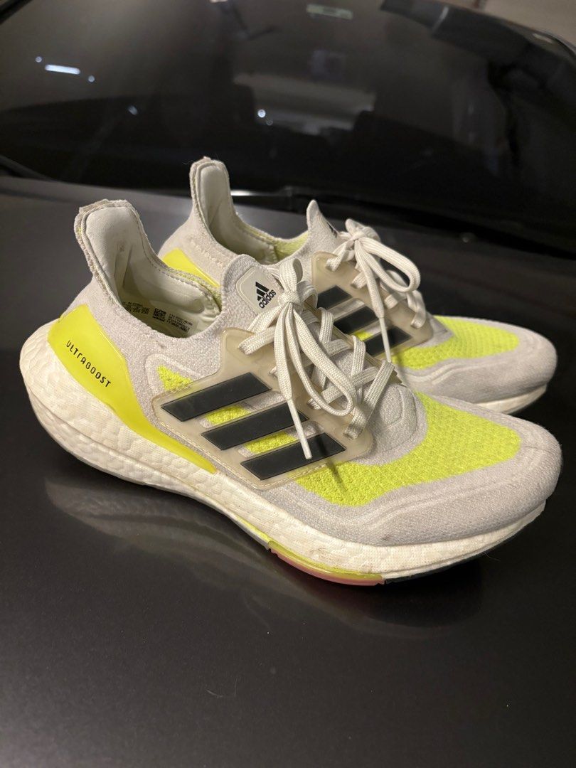 Adidas Ultraboost (Category: Sneakers) located in Quezon City. Submitted by moptop22 (Listing ID 1312689910, Image 3). Description: No box. Needs cleaning. Size 5 US / 4.5 UK. .