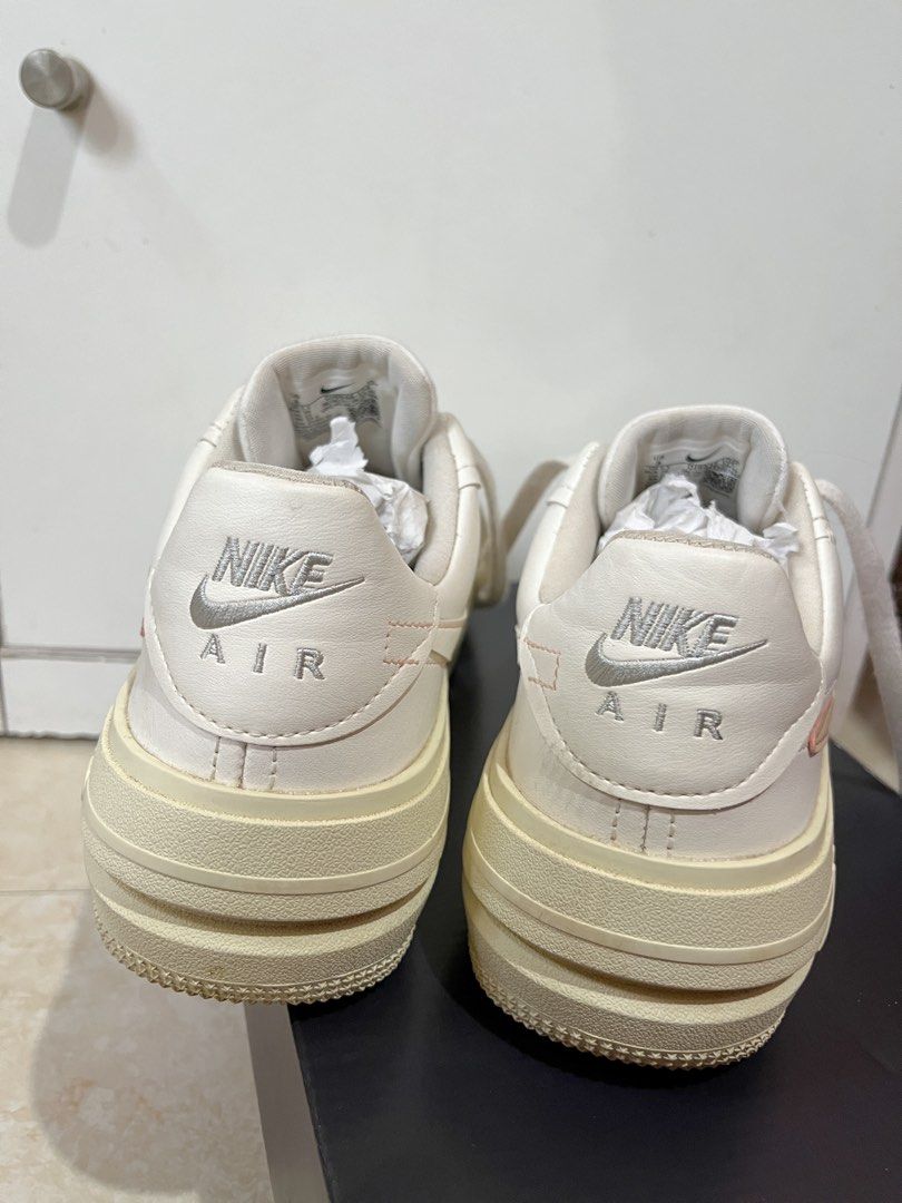 AIR FORCE 1 PLATFORM US8 (25CM) (Category: Sneakers) located in Cainta. Submitted by lerlainee (Listing ID 1312717601, Image 3). Description: No issue other than that it needs cleaning. Slightly negotiable! Rfs: Not a sneaker girl anymore. Need funds for upcoming travel! 🥲 Mop: bank transfer/gcash Mod: lalamove/lbc c/o buyer Loc: Cainta Rizal.