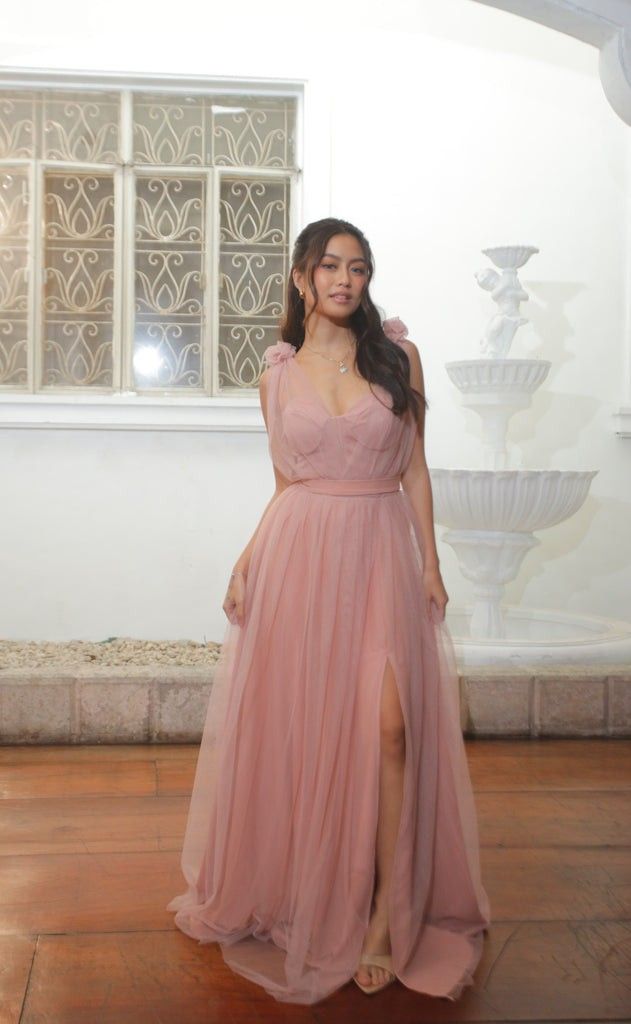 Apartment Eight Vanessa Gown in Small (Category: Evening dresses & gowns) located in Muntinlupa City. Submitted by lcadiente (Listing ID 1312693103, Image 1). Description: This is altered for someone 5ft in height + 2in heels. also kinda big in the corset area so had it altered by a seamstress (minus 1in both sides of corset). Original price 6980. Selling for 4k plus free SF. This is dry cleaned already. Will send actual photos if interested..