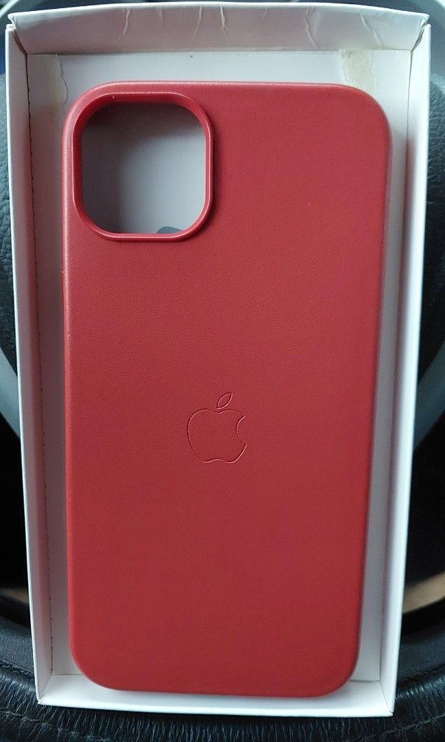 Apple Iphone 14 Plus Leather Case Magsafe (Product) Red (Category: Cases & Sleeves) located in Quezon City. Submitted by gabs_a (Listing ID 1312782188, Image 3). Description: Cellphone Case Brand: Apple Color: Product Red Case Type: Leather Case Compatible: Iphone 14 Plus Feature: Magsafe Comes with: Box Leather Case Note: - As the difference between camera and screen display, there is a discrepancy on the color and dimensions. - Kindly inform ah