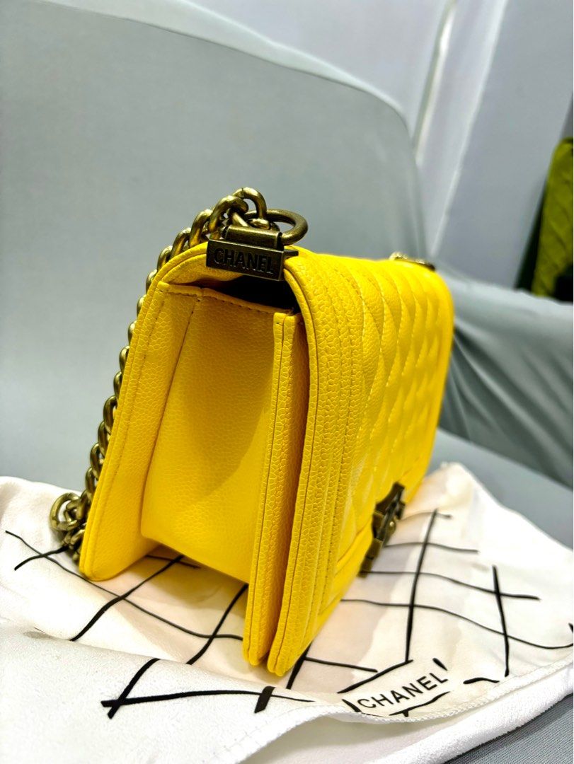 Chanel Leboy Caviar bag (Category: Luxury Bags & Wallets) located in Cebu City. Submitted by day.98 (Listing ID 1301629145, Image 3). Description: japan preloved selected from japan surplus caviar leather coded no flaws.