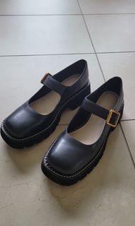 (Category: ) located in . Submitted by ythriftstore (Listing ID 1312672377, Image 1). Description: .