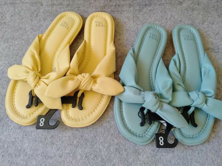 Time and tru bow sandals store