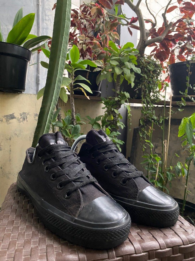 Sepatu Converse all star full black Fesyen Pria Sepatu Sneakers di Carousell
