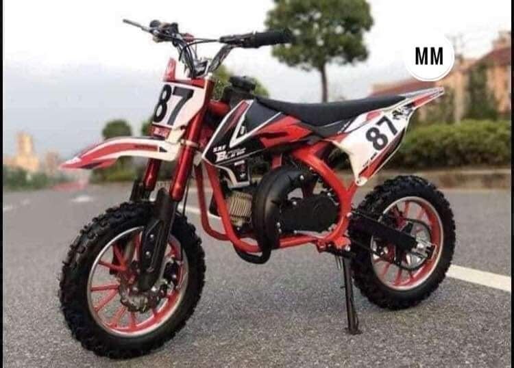 enduro 87 (Category: Bicycles) located in Manila. Submitted by saguittarian06 (Listing ID 1312766071, Image 2). Description: ₱8000 ENDURO 87 (dual Pipe) Available Color (green ,black,red) for kids 49cc Engine displacement: single cylinder, two stroke Ignition mode: pull start (pull rope rebound start) Tire size: 12 x 2.75 front and rear Fuel tank capacity: 1.5 liters Gasoline/motor oil: 25-30:1 Braking method: front and rear disc brakes Transmiss