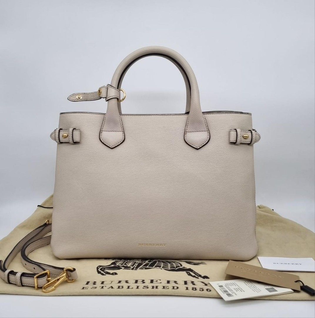 Fast Sale Preloved Burberry Banner Medium Limestone Beige size 35 x 15 x 24 cm With Strap P. 91 cm Tag Booklet and Dustbag Nett Exclude ongkir 12 Barang Mewah Tas Dompet di Carousell